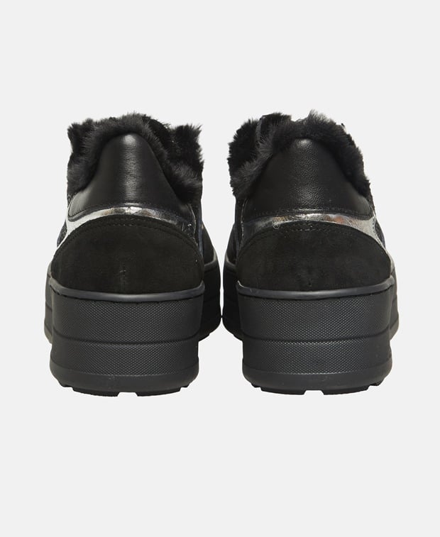 Sneaker