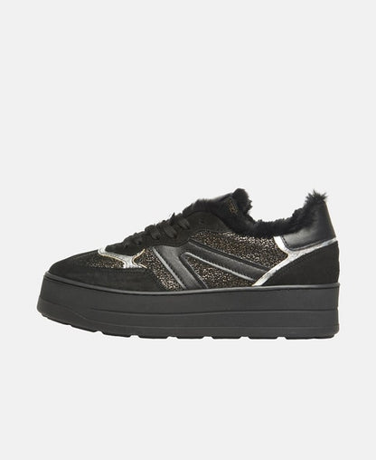 Sneaker