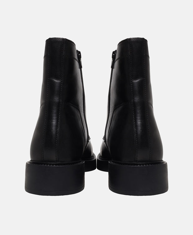 Schnürboots