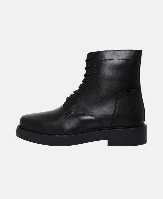 Schnürboots