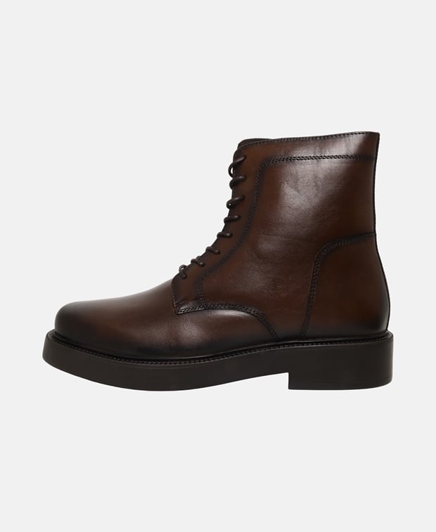 Schnürboots