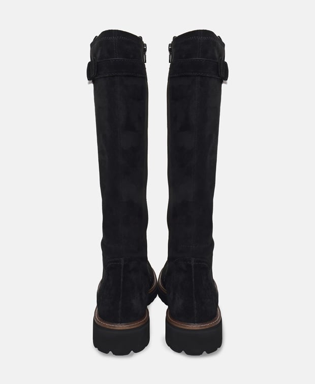 Wadenhohe Stiefel