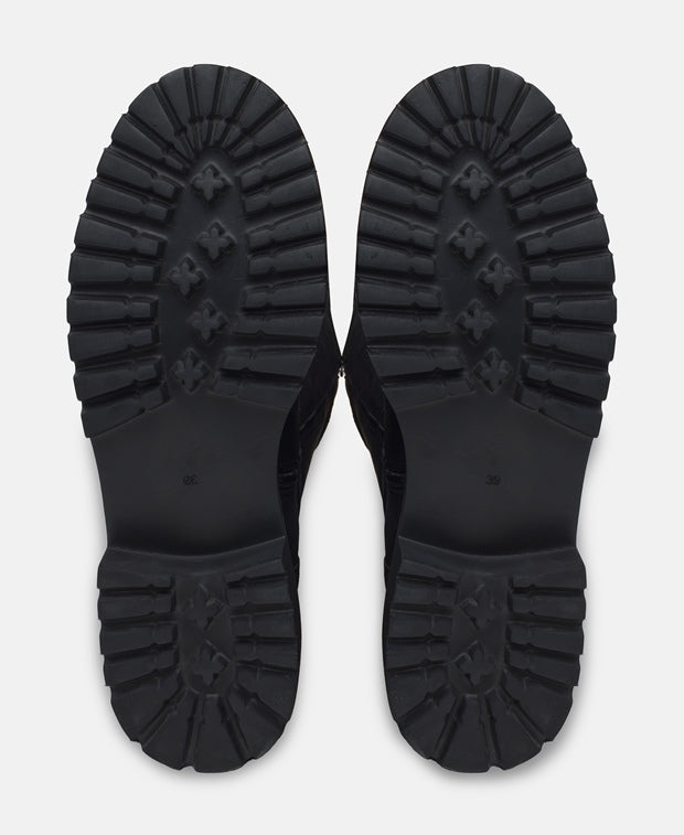 Wadenhohe Stiefel
