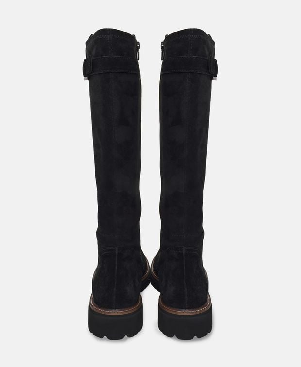 Wadenhohe Stiefel