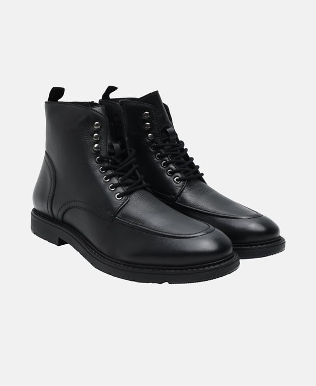 Schnürstiefeletten