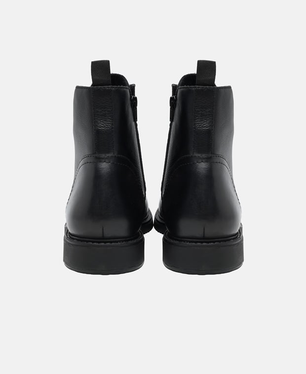 Schnürstiefeletten