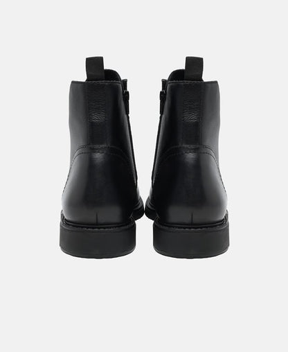 Schnürstiefeletten