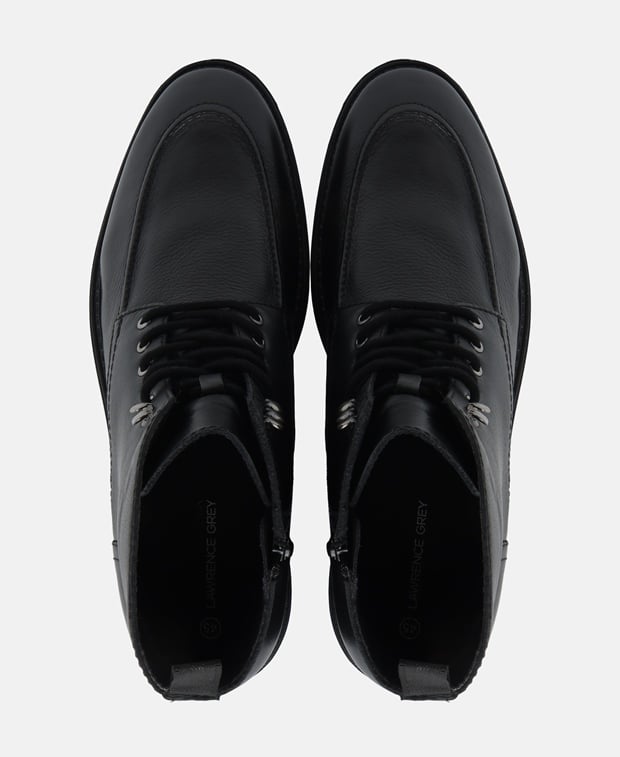 Schnürstiefeletten