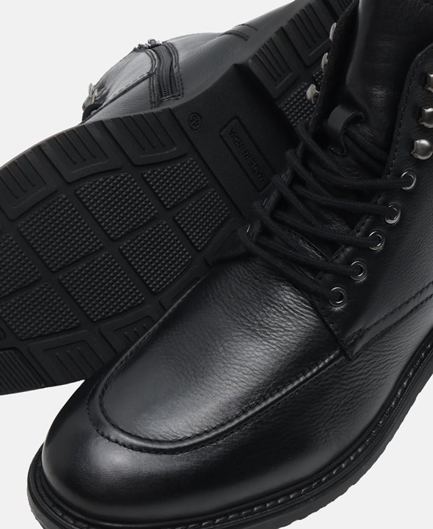 Schnürstiefeletten