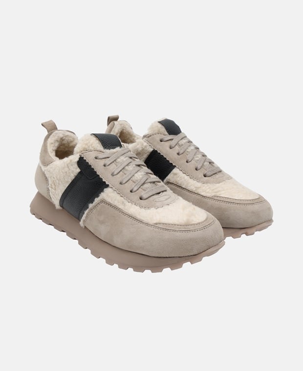 Sneaker