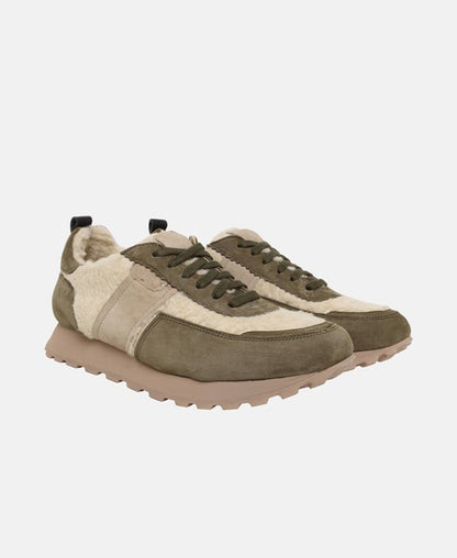 Sneaker