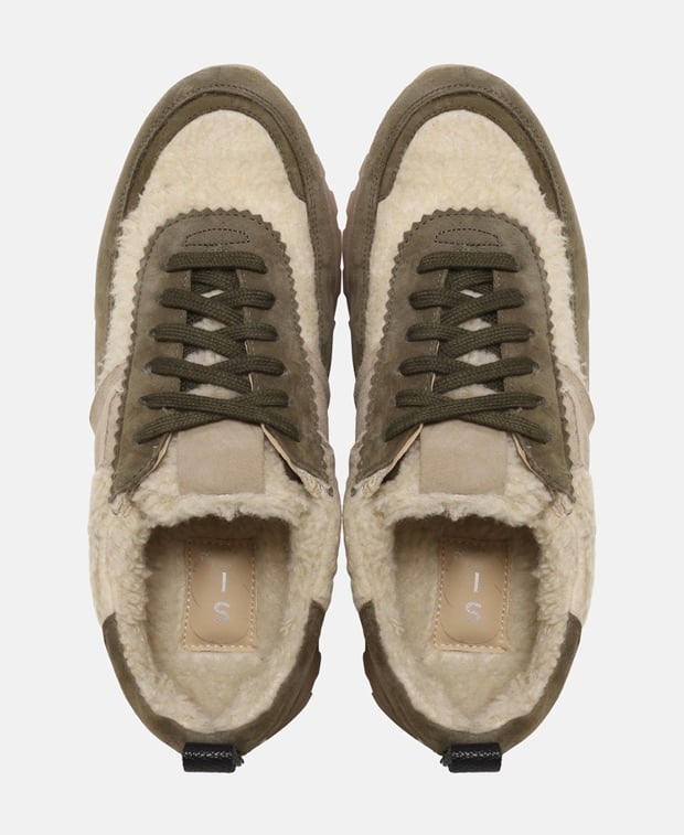 Sneaker