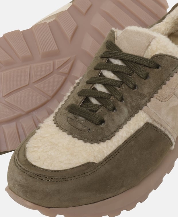 Sneaker