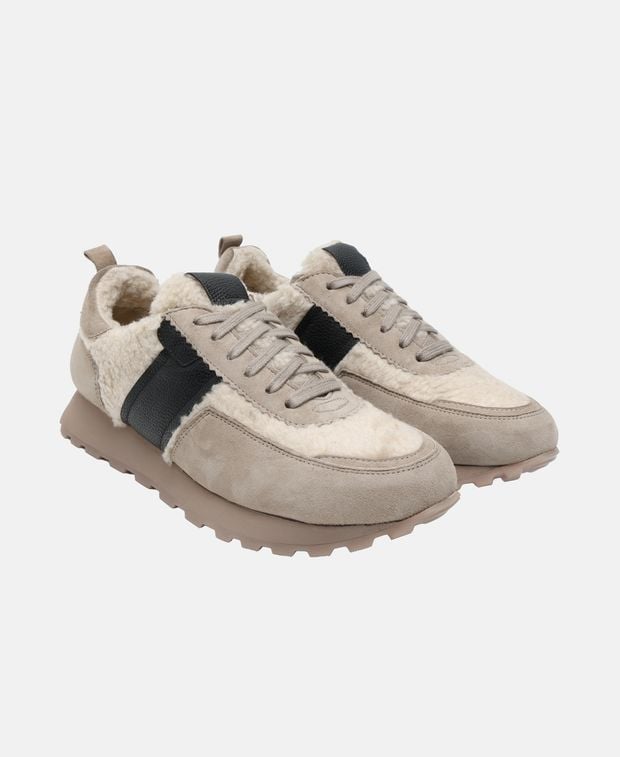 Sneaker