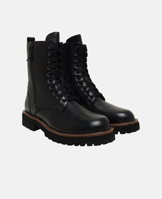 Schnürstiefeletten
