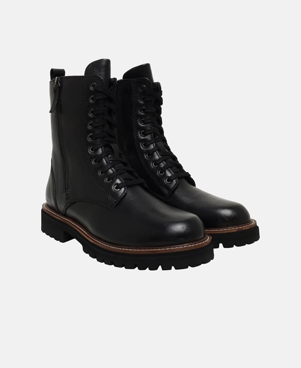 Schnürstiefeletten