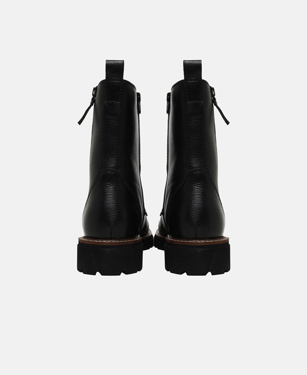 Schnürstiefeletten
