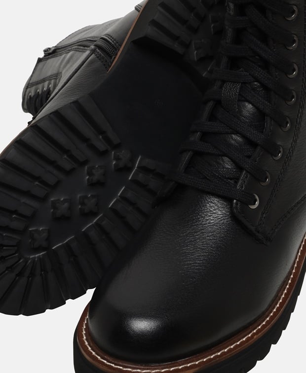Schnürstiefeletten