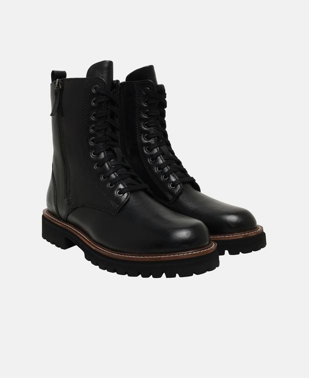 Schnürstiefeletten