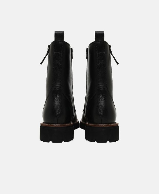 Schnürstiefeletten