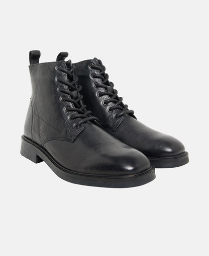 Schnürstiefeletten