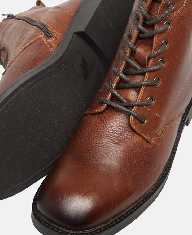 Schnürstiefeletten