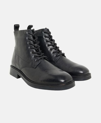 Schnürstiefeletten