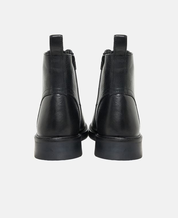 Schnürstiefeletten