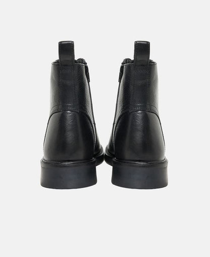 Schnürstiefeletten