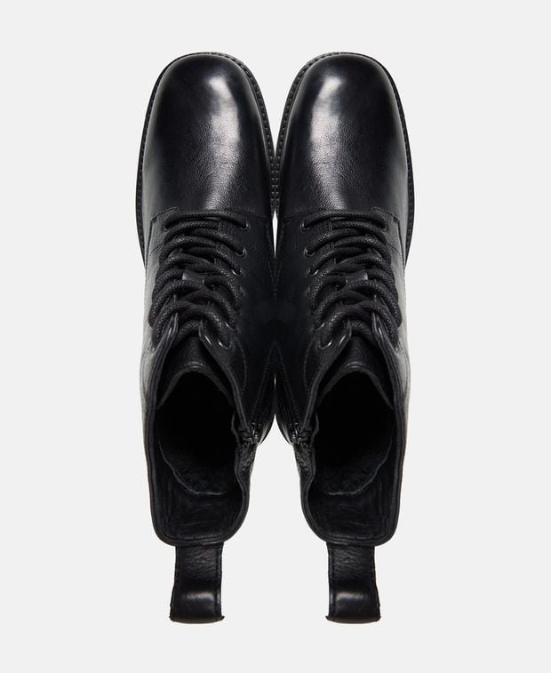 Schnürstiefeletten