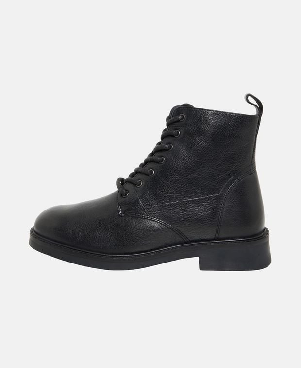 Schnürstiefeletten
