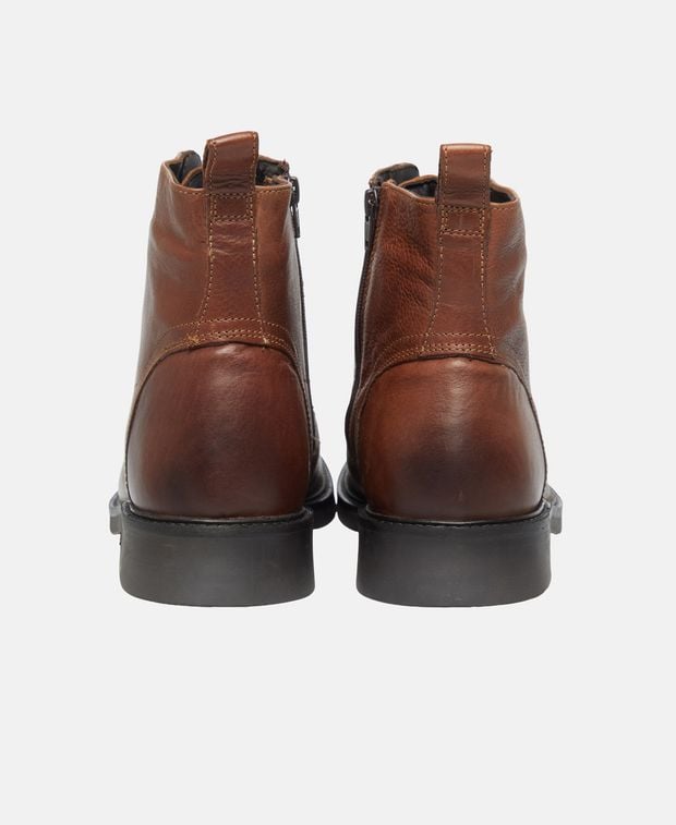 Schnürstiefeletten