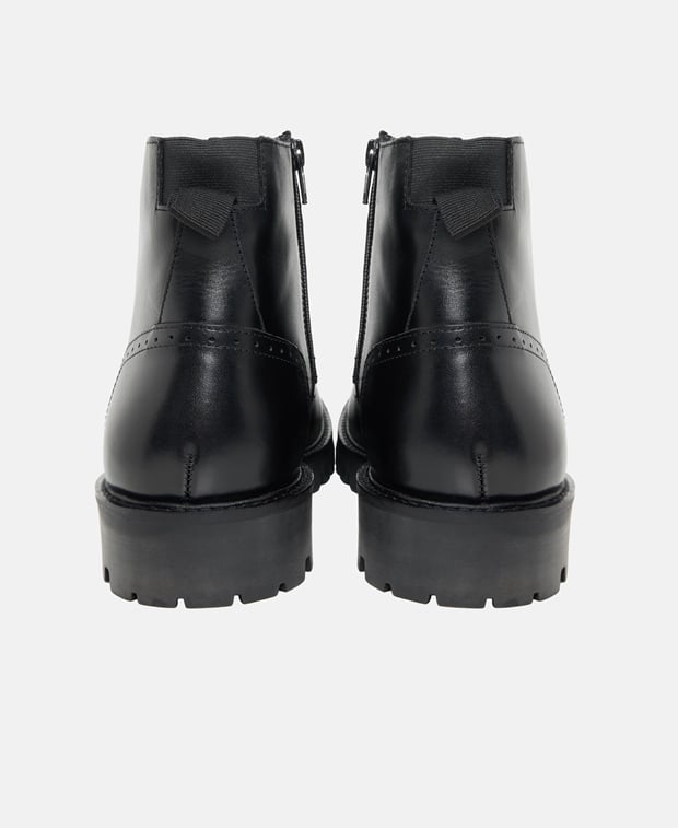 Schnürstiefeletten