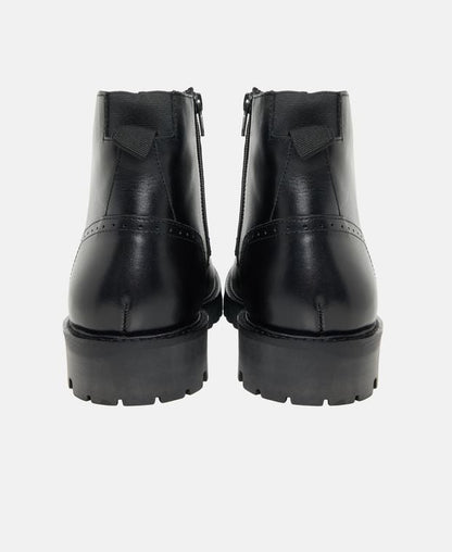 Schnürstiefeletten