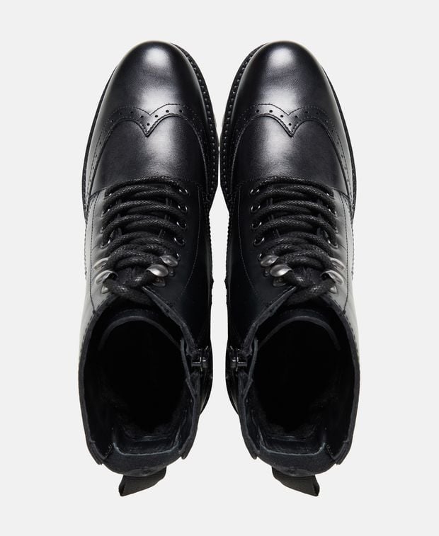 Schnürstiefeletten