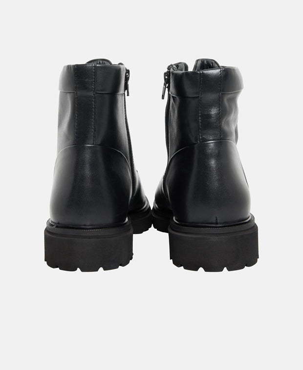 Schnürstiefeletten