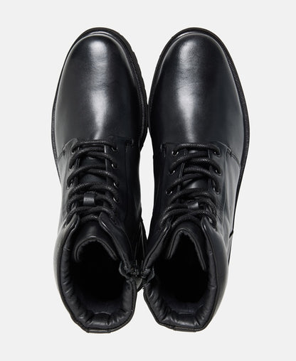 Schnürstiefeletten