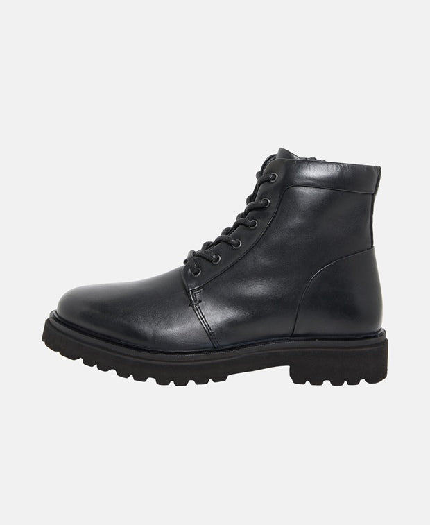 Schnürstiefeletten