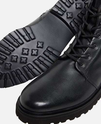 Schnürstiefeletten