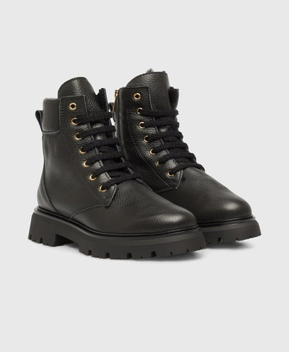 Schnürstiefeletten