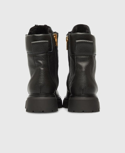 Schnürstiefeletten