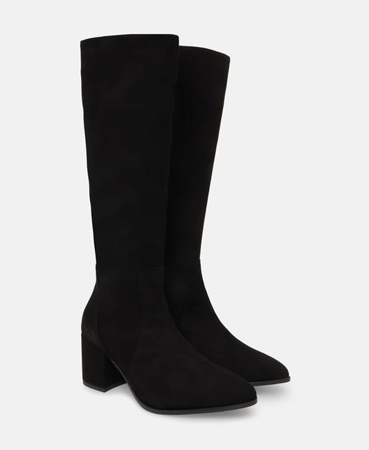 Wadenhohe Stiefel