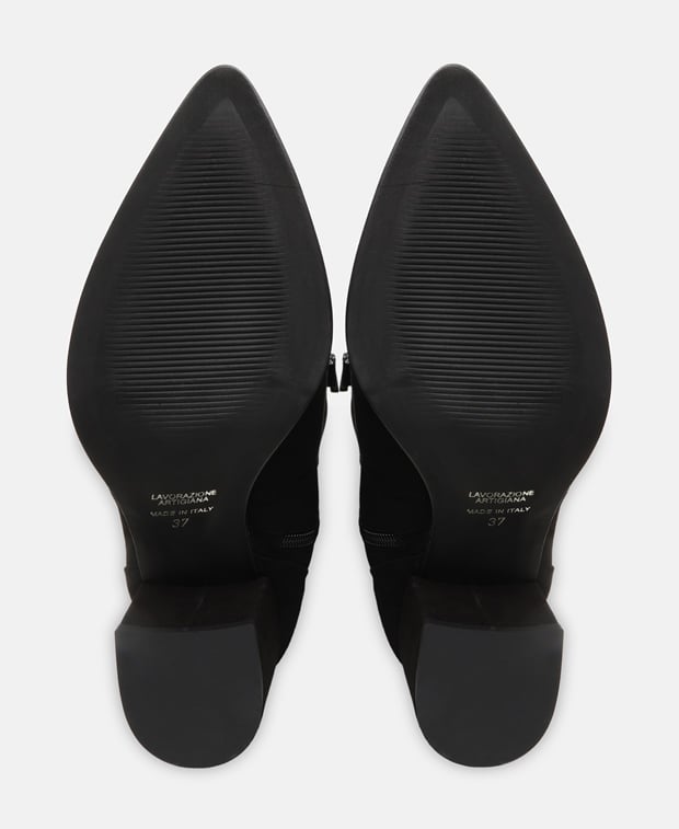 Wadenhohe Stiefel