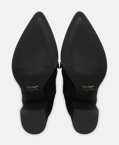 Wadenhohe Stiefel