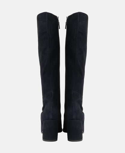 Wadenhohe Stiefel