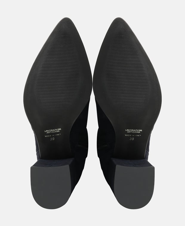 Wadenhohe Stiefel