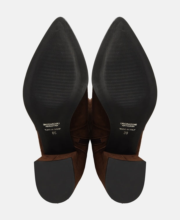 Wadenhohe Stiefel