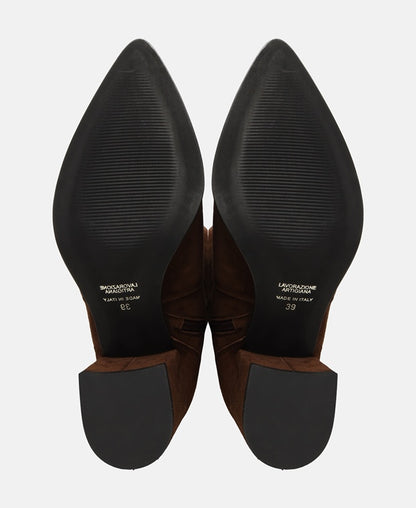 Wadenhohe Stiefel