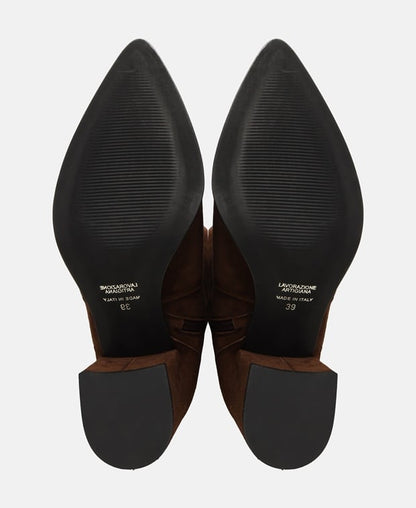 Wadenhohe Stiefel