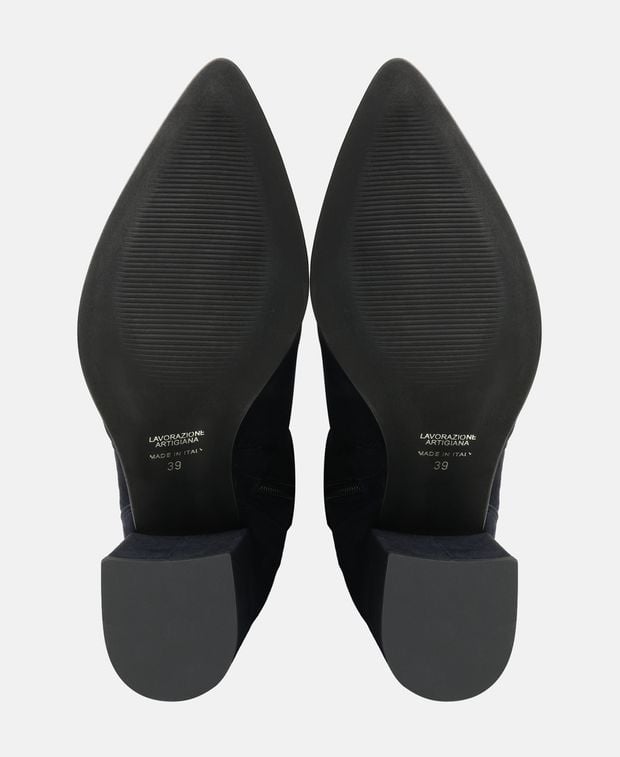 Wadenhohe Stiefel